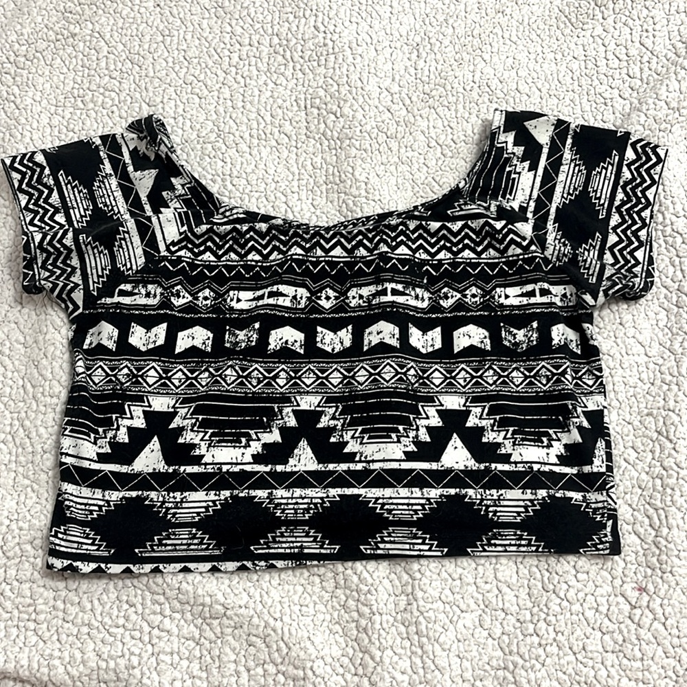 Black and white Crop top L/XL